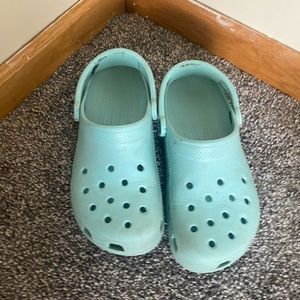 blue crocs